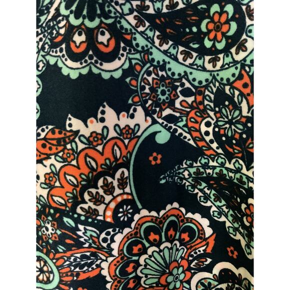 Lularoe Green Paisley Leggings (TALL & CURVY) - Picture 4 of 4